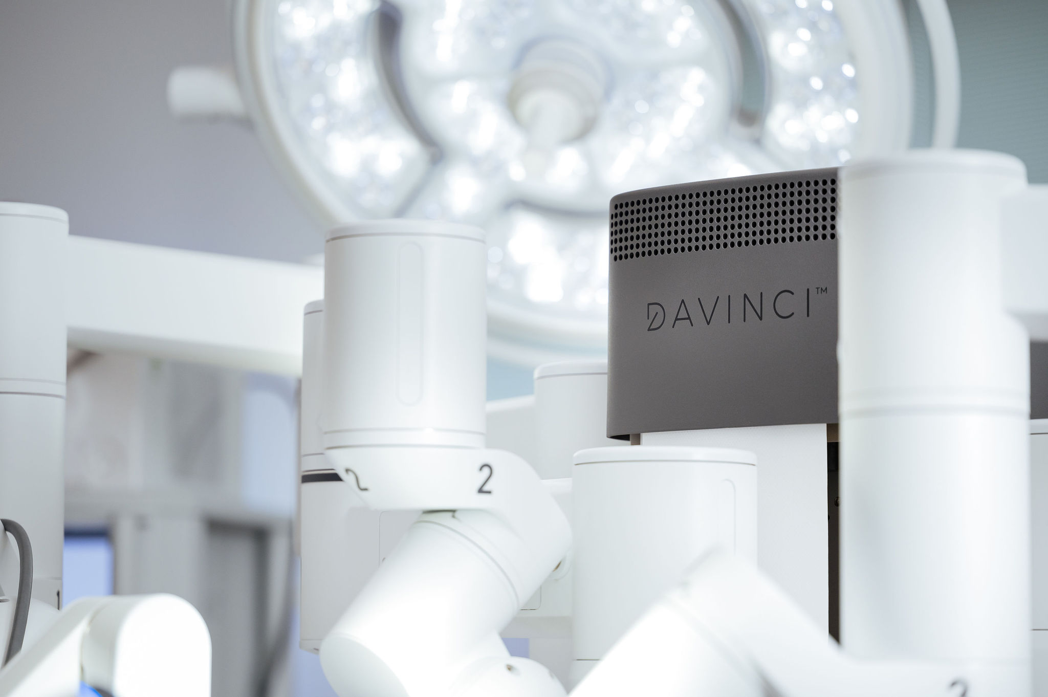 robotic surgery in nashville is made possible by the davinci surgical robot device.